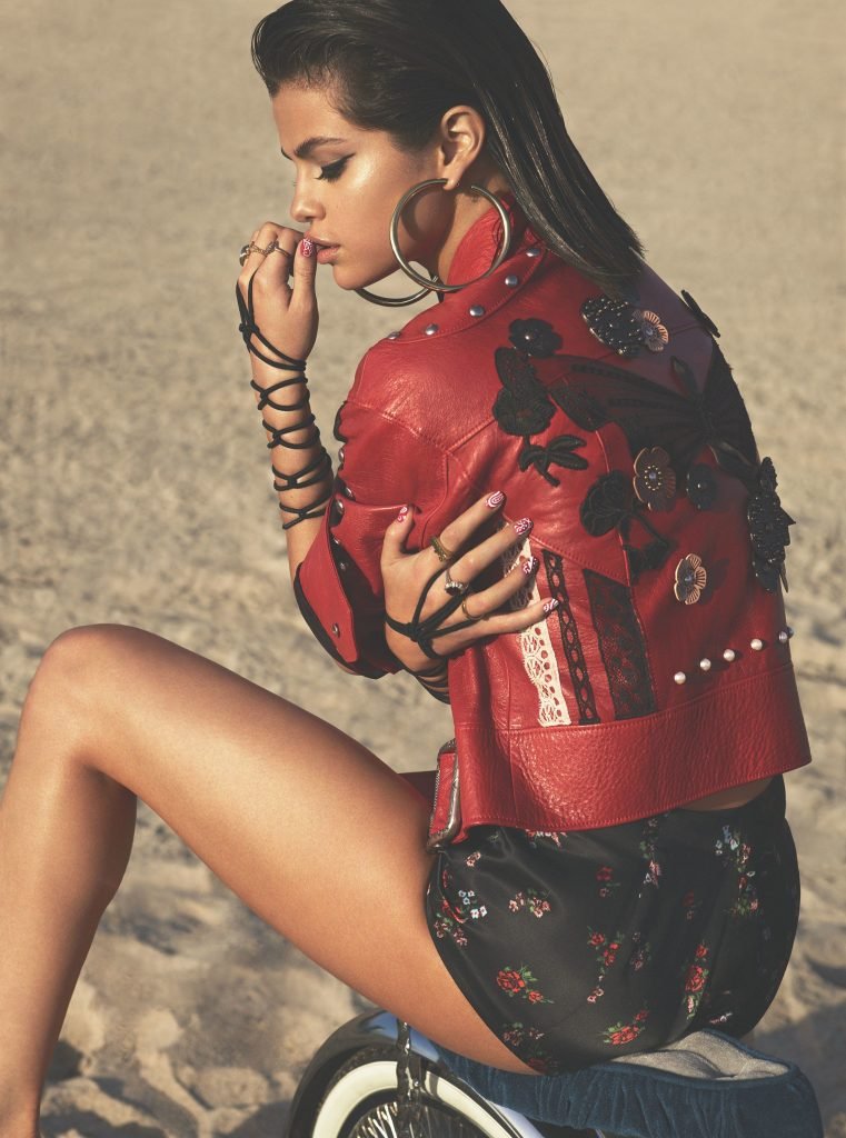 Selena Gomez Sexy (15 Photos + GIFs &amp; Video)