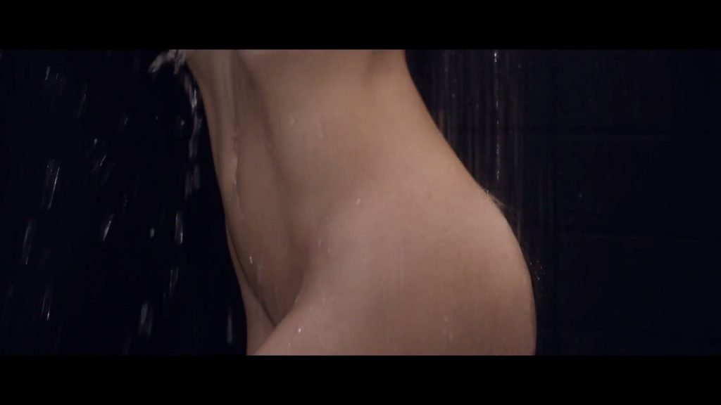 Adriana Lima Sexy (10 Pics &amp; Video)