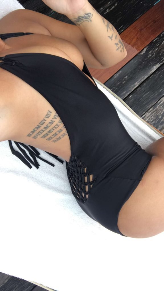 Demi Lovato Sexy (2 New Photos)