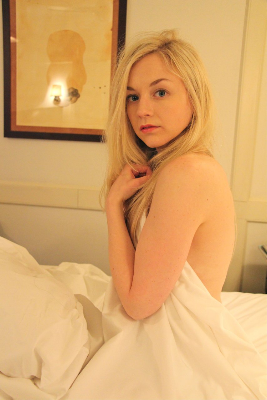 emily kinney nude pictures