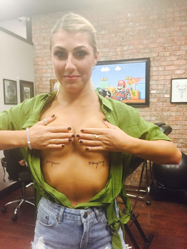 Here’re new leaked fappening private nude photos of Emma Slater. 