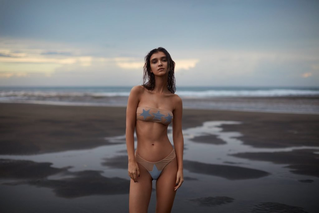 Paula Bulczynska Sexy &amp; Topless (25 Photos)