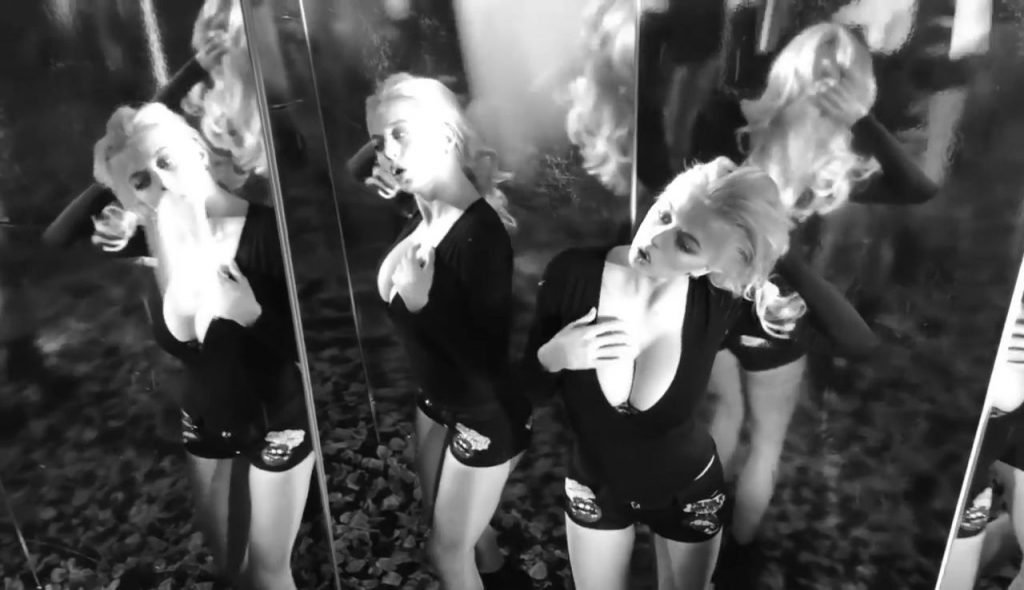Caroline Vreeland Nude &amp; Sexy (79 Photos + Video)