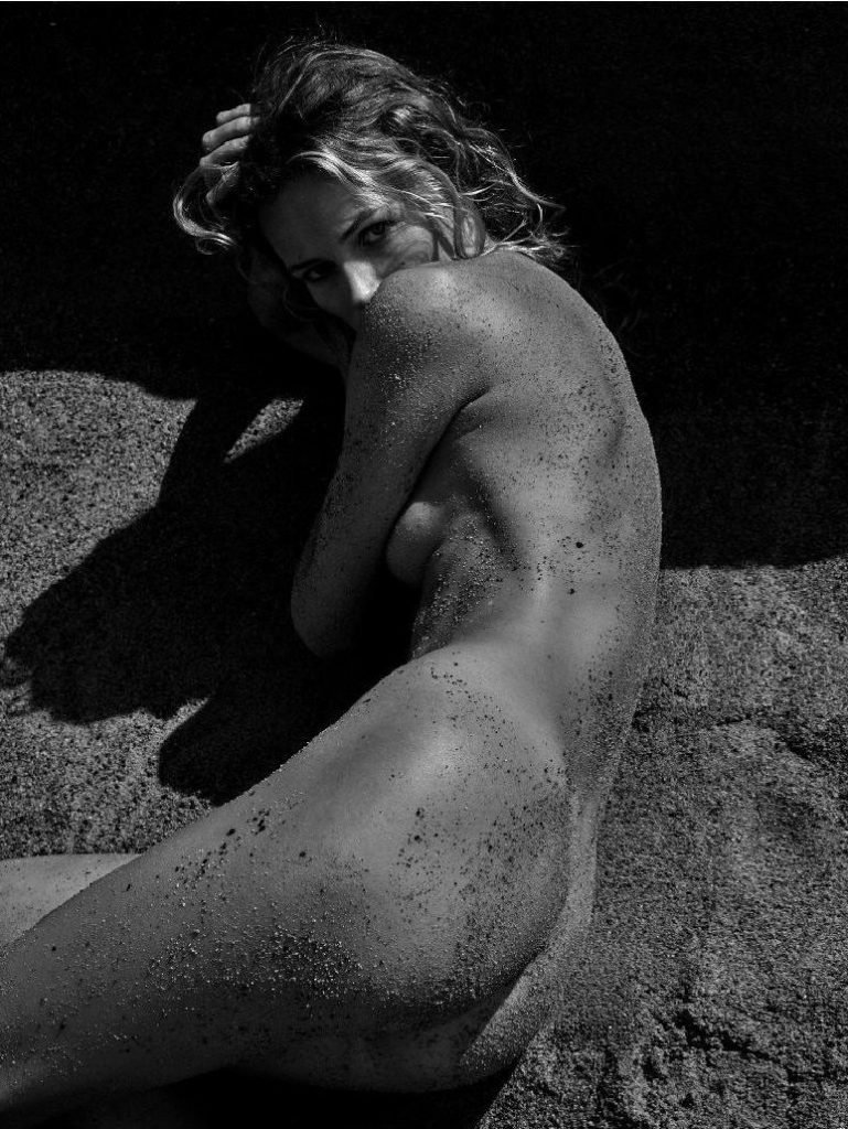 Edita Vilkeviciute Nude &amp; Sexy (4 Photos)