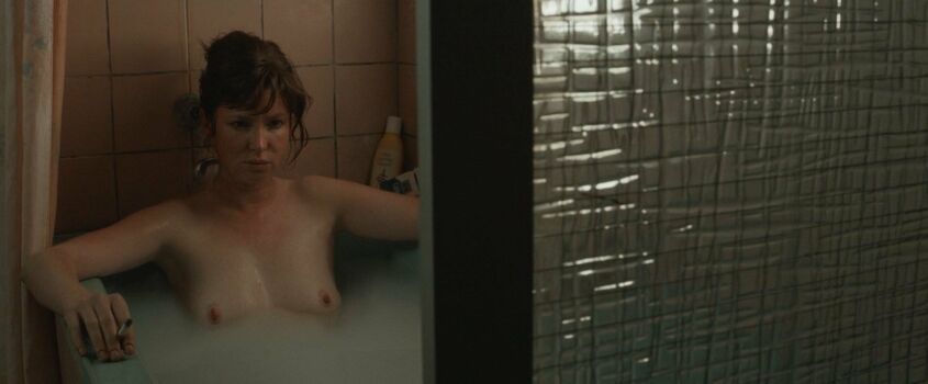 Emma Booth Nude Leaks Photo 5