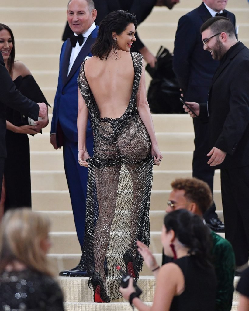 Kendall Jenner Sexy (85 Photos + Video)