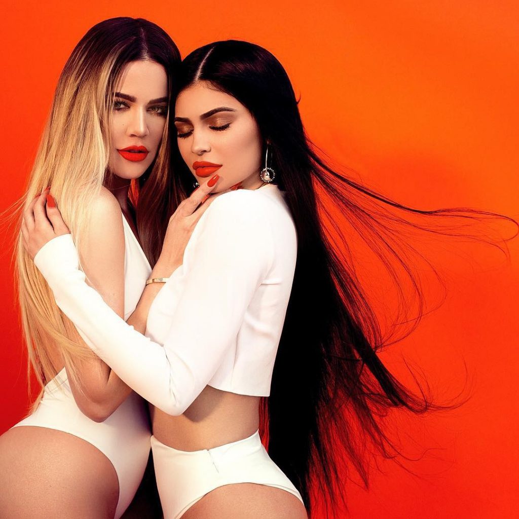 Khloé Kardashian &amp; Kylie Jenner Sexy (2 Photos)
