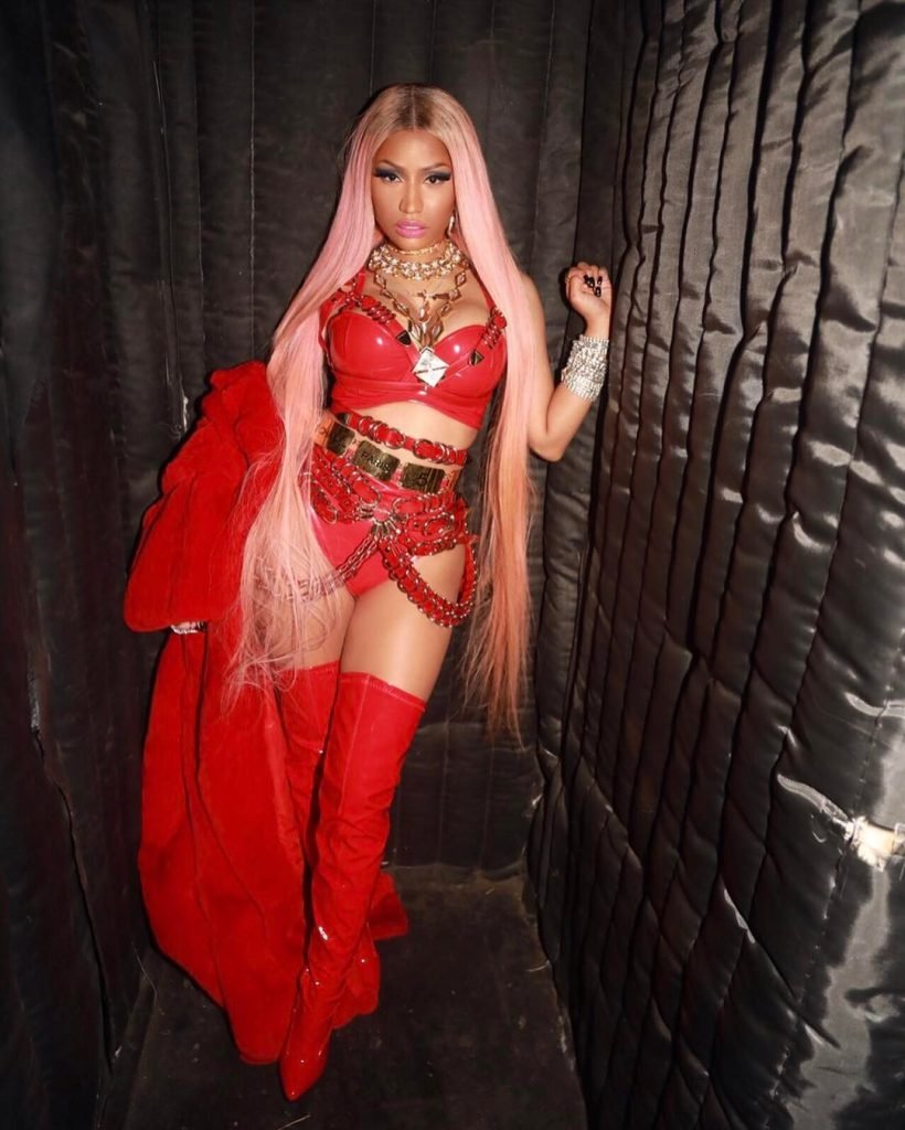 Nicki Minaj (3 Sexy Photos)