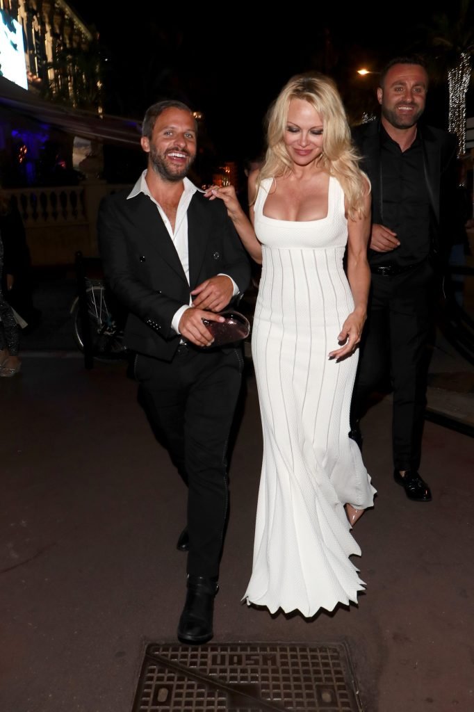 Pamela Anderson Sexy (29 Photos)