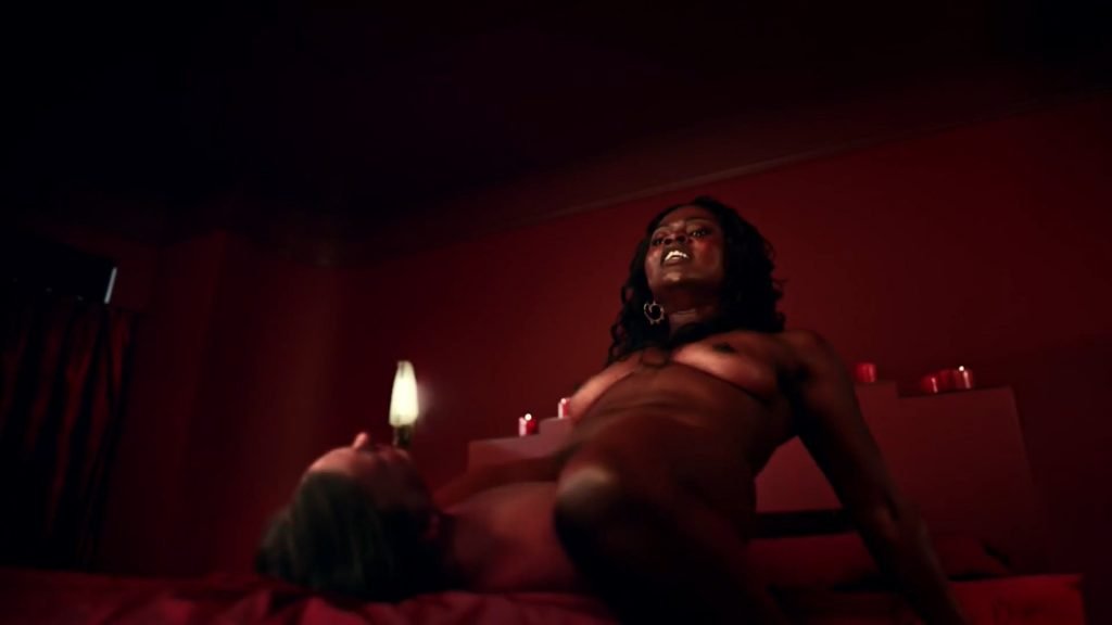 Yetide Badaki Nude – American Gods (2017) s01e01 – HD 1080p