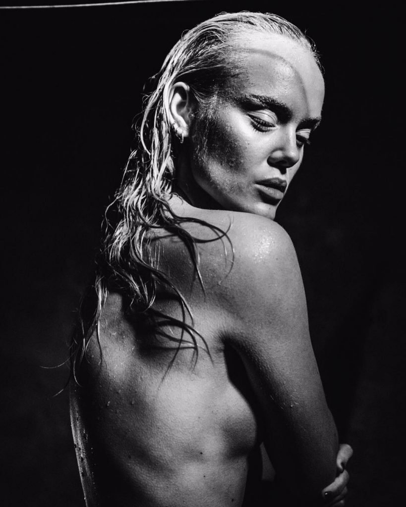 Amanda Winberg Sexy (12 Photos + GIF)