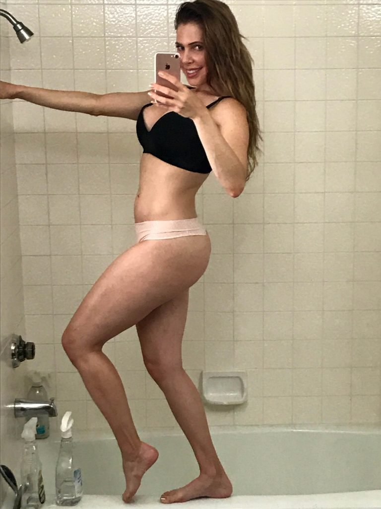 Erika Jordan Sexy &amp; Topless (11 Photos)