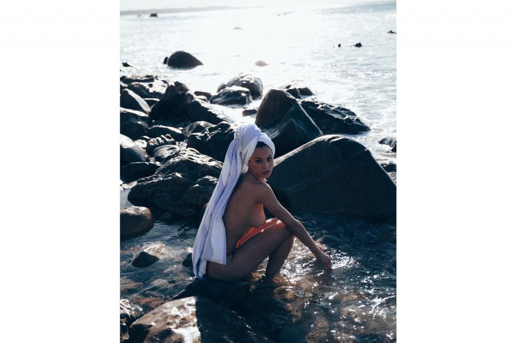 Janaina Reis Topless &amp; Sexy (10 Photos)