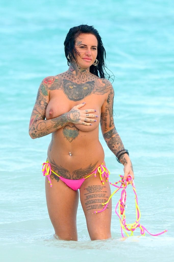 Jemma Lucy Sexy &amp; Topless (16 Photos)