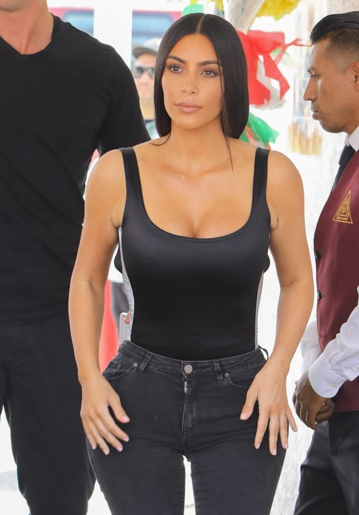 Kim Kardashian Sexy (25 Photos + Video)