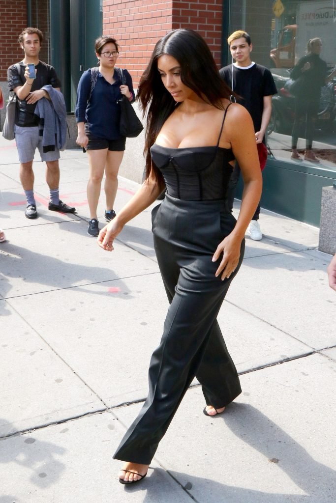 Kim Kardashian Sexy (35 Photos)