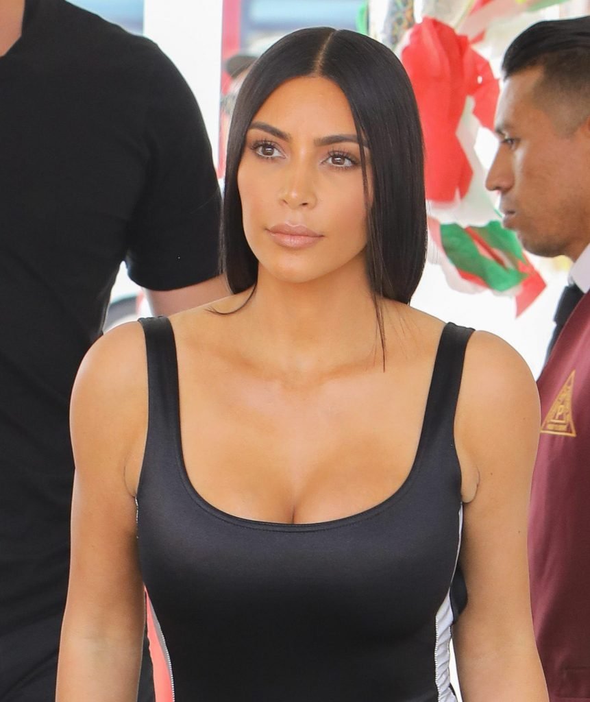 Kim Kardashian Sexy (25 Photos + Video)
