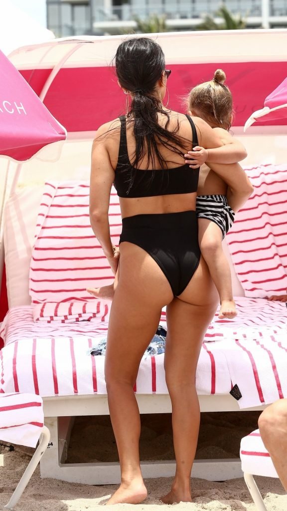 Kourtney Kardashian Sexy (117 Photos + Video)