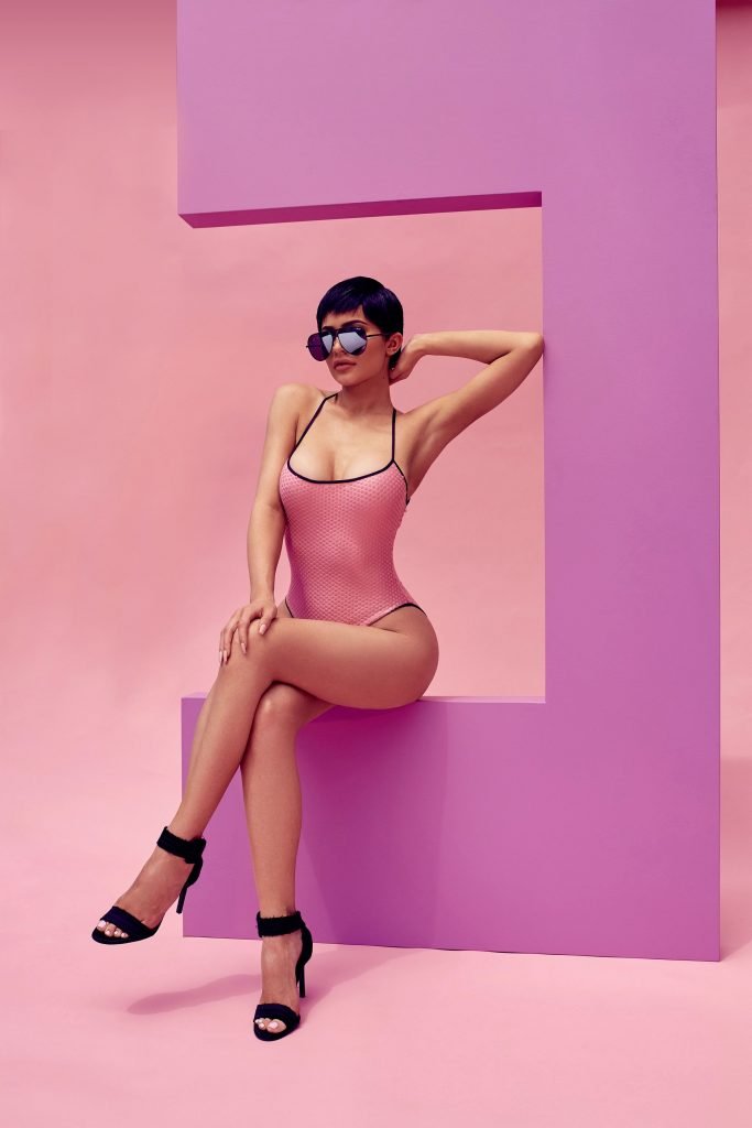 Kylie Jenner Sexy (19 Photos)