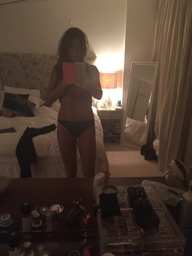 Melanie Sykes Leaked (23 Photos)
