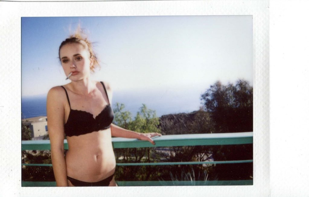 Olivia North Nude &amp; Sexy (21 Photos)