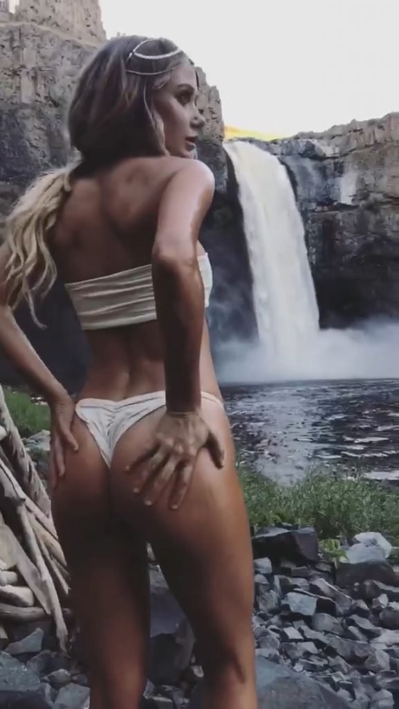 Sara Underwood Nude &amp; Sexy (42 Photos + Video &amp; GIFs)