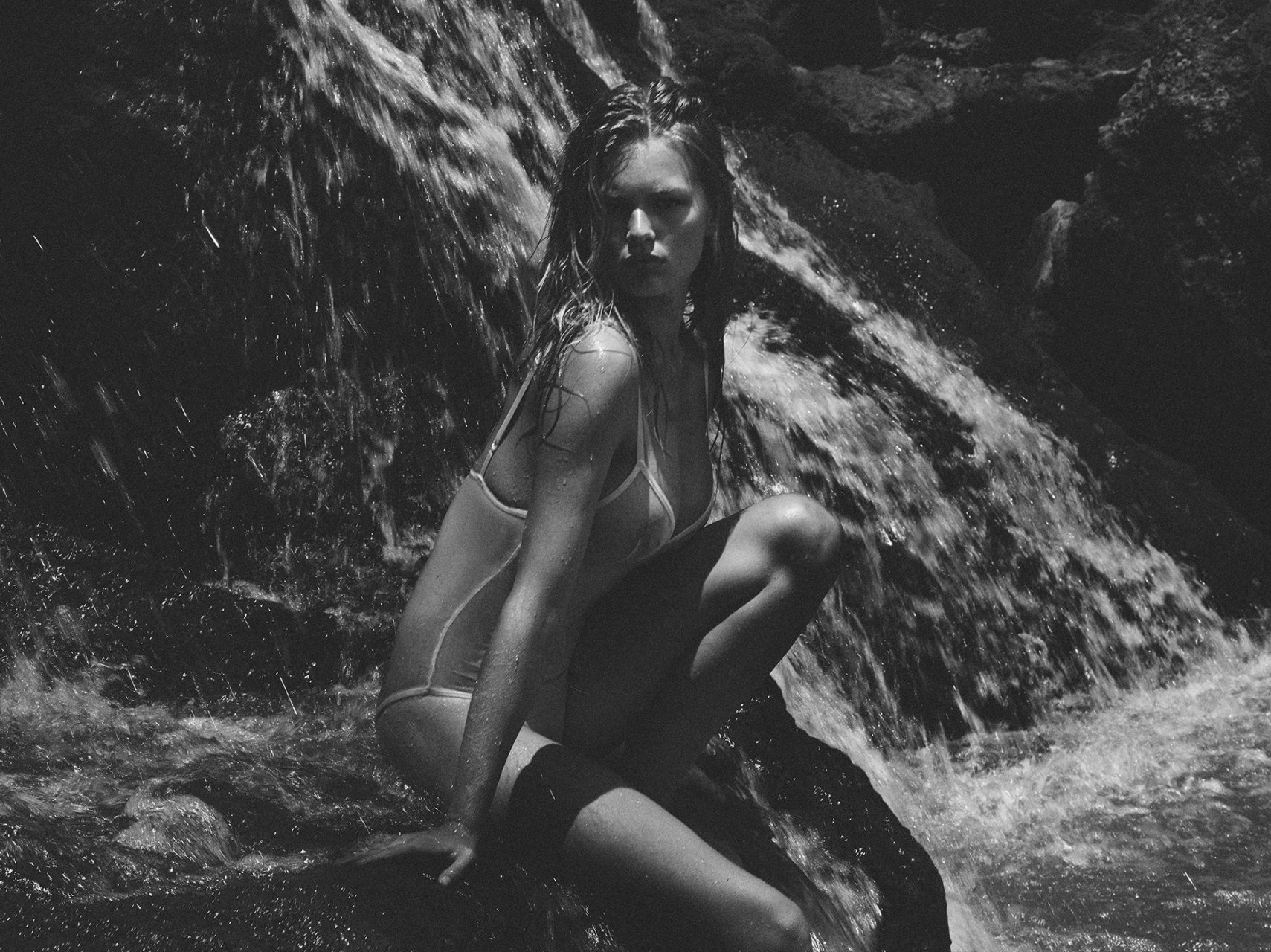 Anna Ewers Nude & Sexy (16 Photos) .