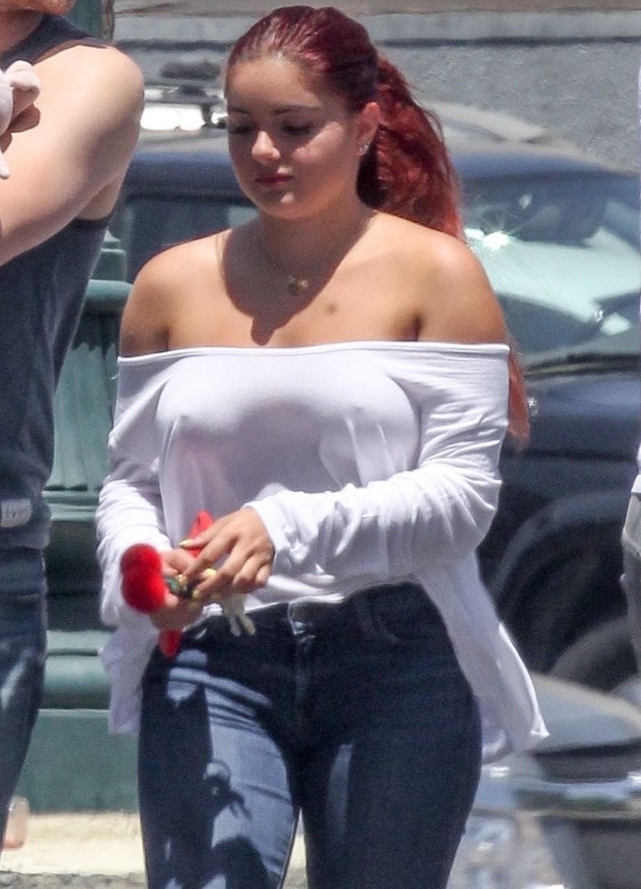 923px x 1280px - Ariel Winter Braless (29 Photos) | #TheFappening