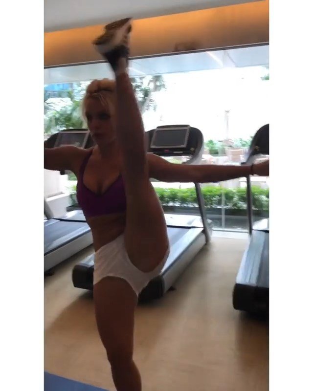 Britney Spears Sexy (16 Pics + Video &amp; Gifs)