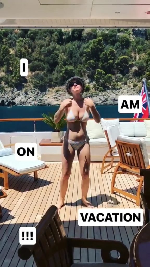 Katy Perry Sexy (7 Pics + GIF &amp; Video)