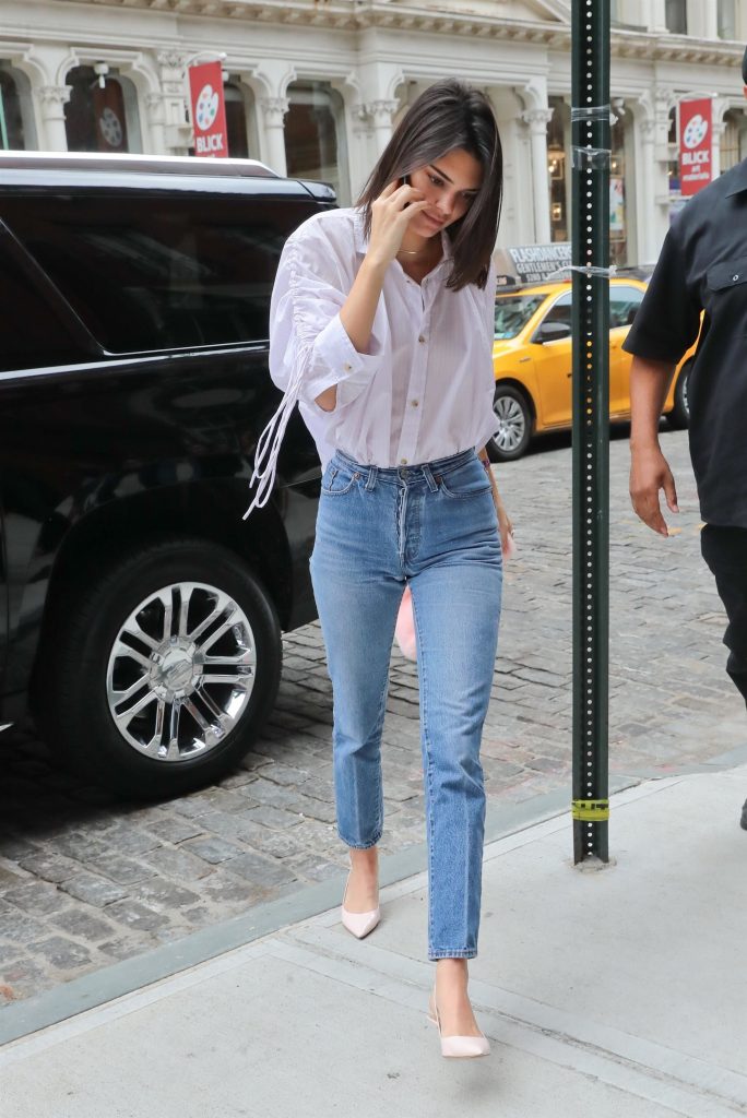 Kendall Jenner Braless (63 Photos + Video)