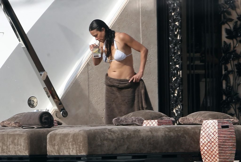 Michelle Rodriguez Sexy (25 Photos)