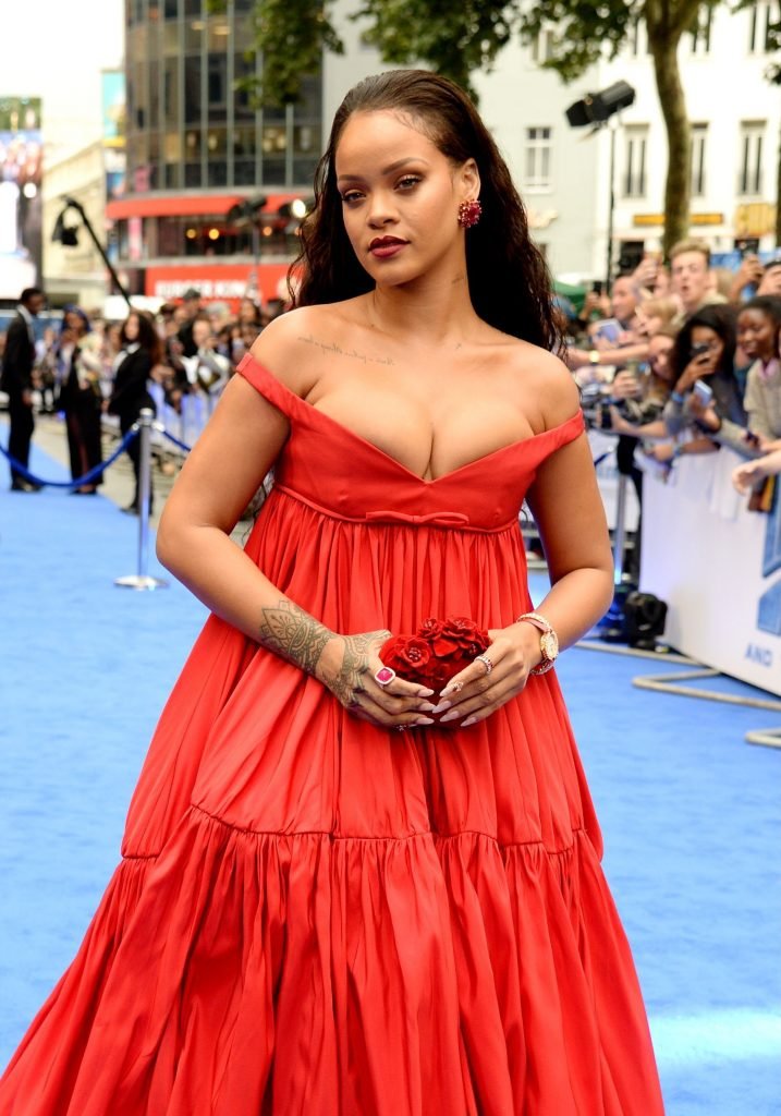Rihanna Sexy (29 Photos)