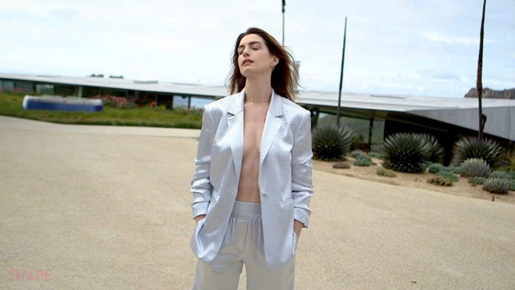 Anne Hathaway Nude LEAKED The Fappening &amp; Sexy – Part 1 (150 Photos + Videos)