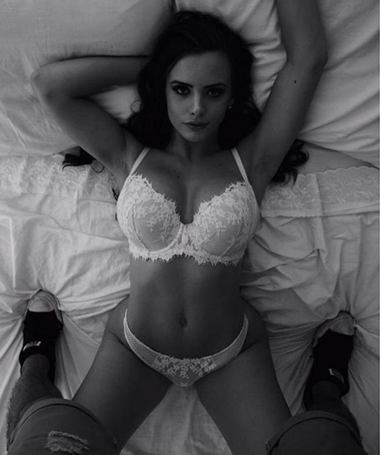 Allison Parker Nude &amp; Sexy (116 Photos + Gifs)