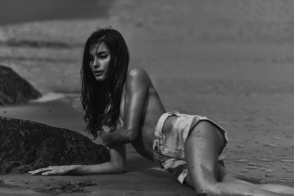 Cami Romero Nude &amp; Sexy (21 Photos)