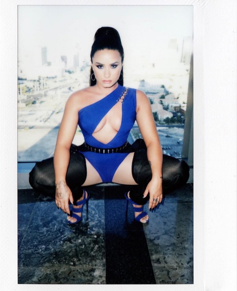 Demi Lovato Sexy (21 Photos + Video)