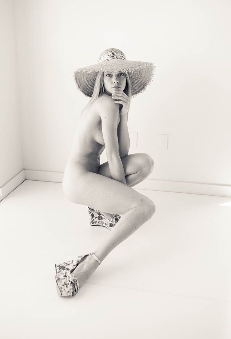 Elle Evans Nude & Sexy (100 Photos) .