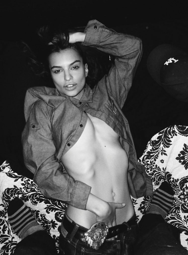 Emily Ratajkowski Nude &amp; Sexy (7 Photos)