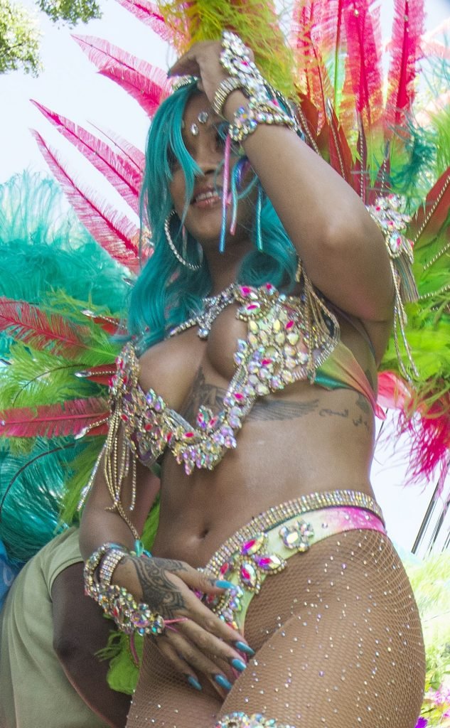 Rihanna Sexy (65 Photos + Videos)