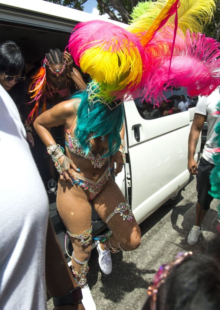 Rihanna Sexy (65 Photos + Videos)