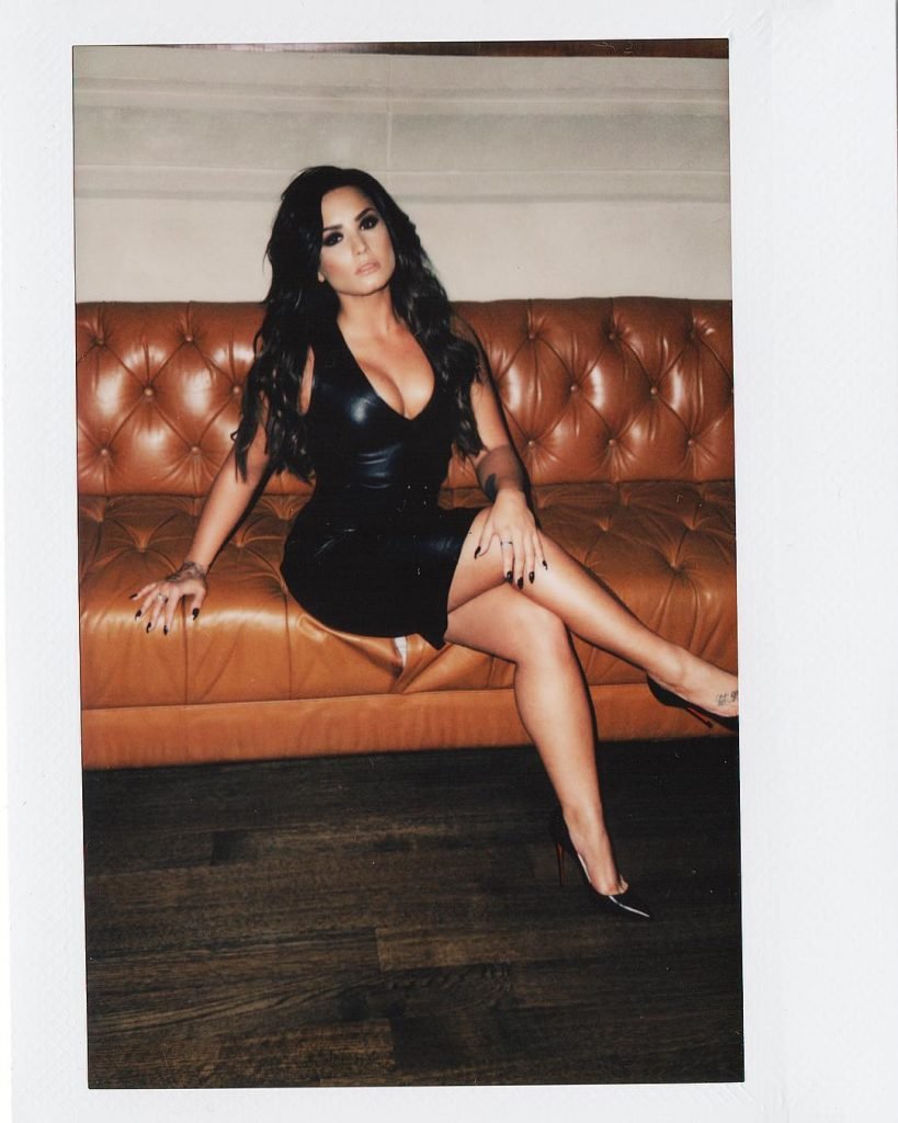 Demi Lovato Sexy (3 Photos)