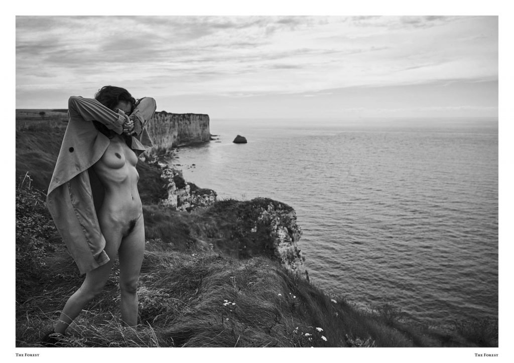 Emilie Payet Naked (14 Photos)