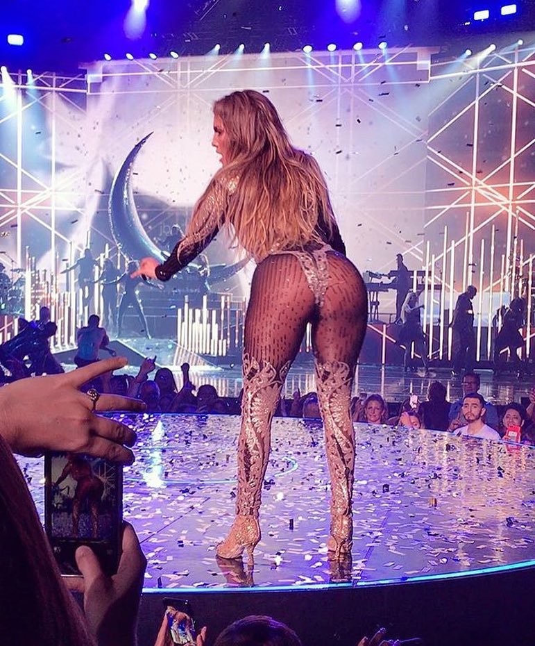 Jennifer Lopez Sexy (29 Photos + Videos)