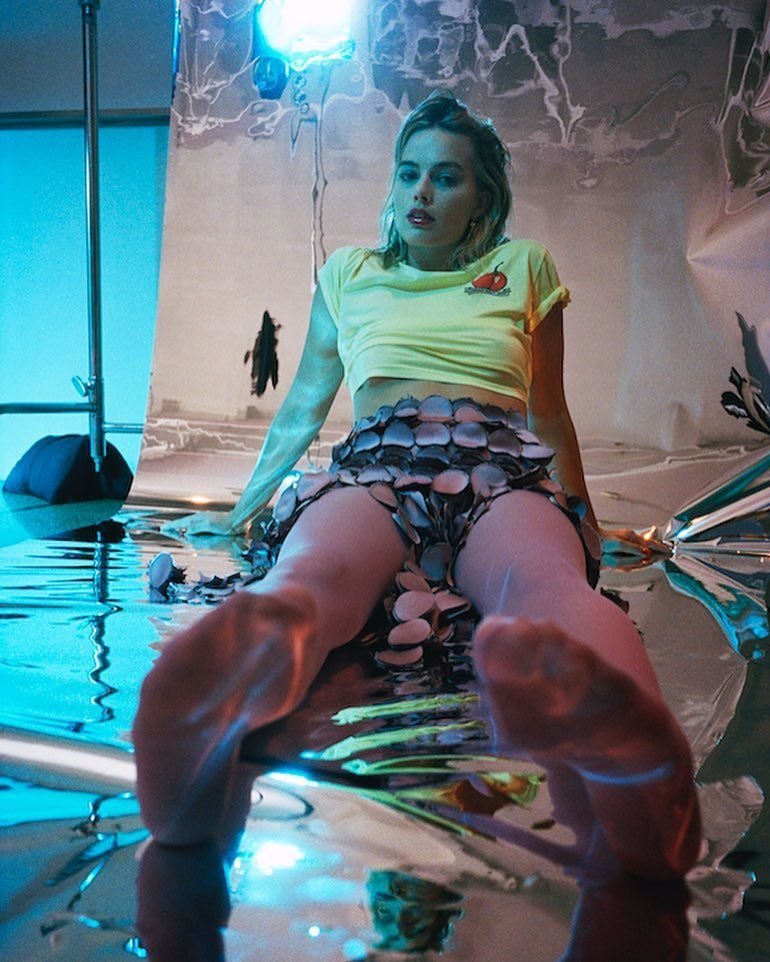 Margot Robbie Sexy (5 Photos)