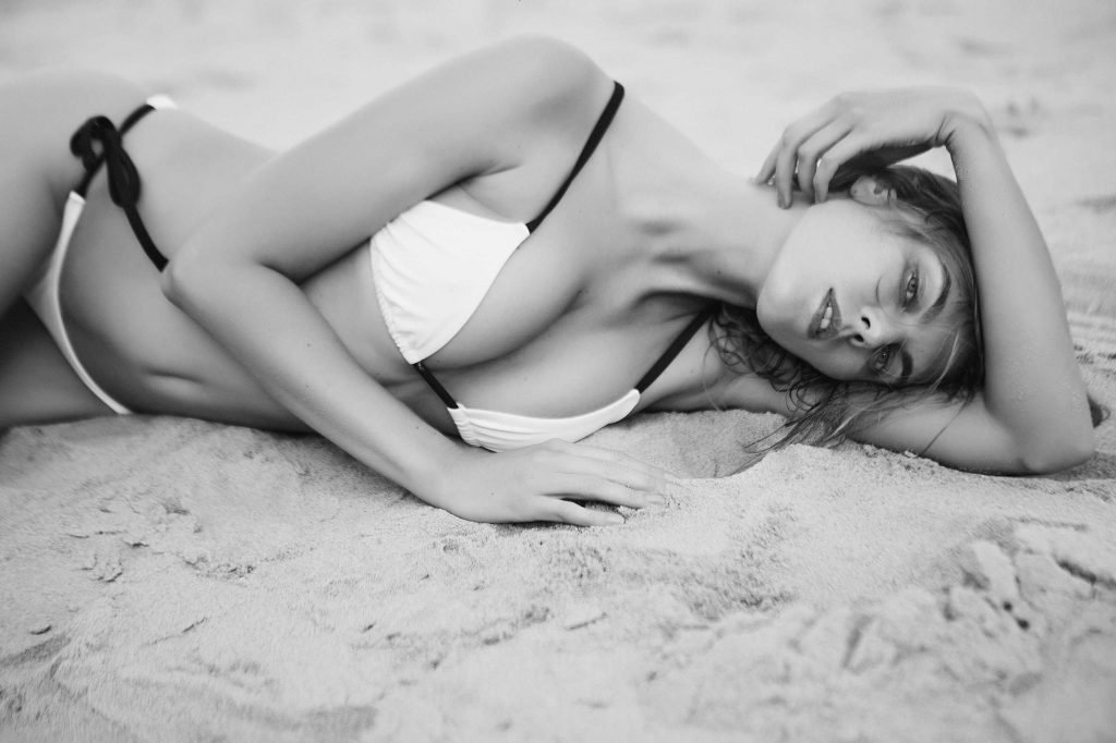 Maryna Linchuk Sexy &amp; Topless (11 Photos)