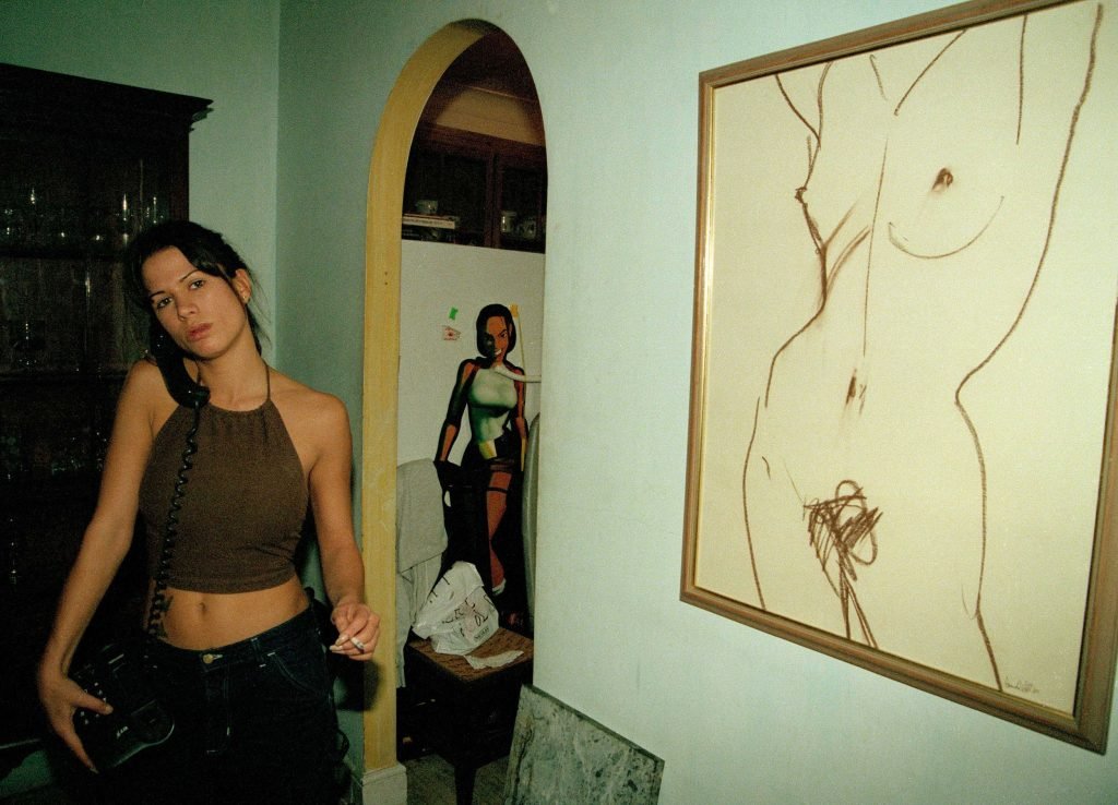 Rhona Mitra Topless &amp; Sexy (4 Photos)