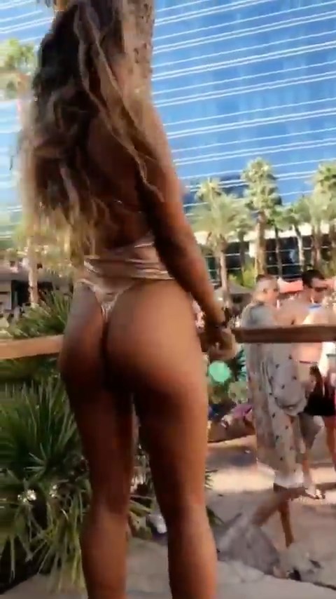 Sommer Ray Sexy (8 Photos + Video)