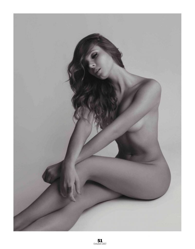 Elizabeth Loaiza Nude (16 Photos + Video)