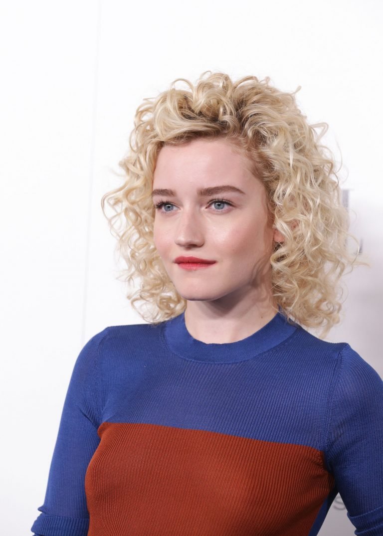 Julia Garner See Through (13 Photos) | #TheFappening